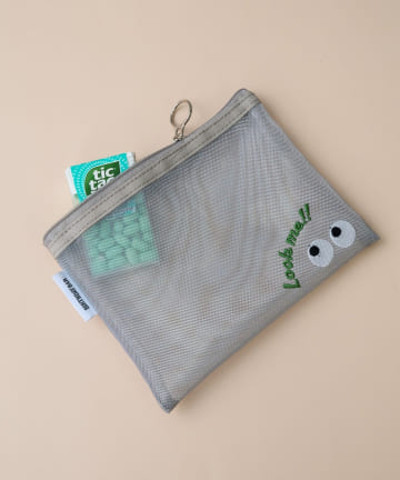 BIRTHDAY BAR(バースデイバー) おめめ　刺繍メッシュポーチ