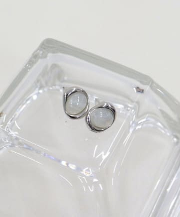 FREDY & GLOSTER(フレディ アンド グロスター) フェイクストーンメタルコンビピアス