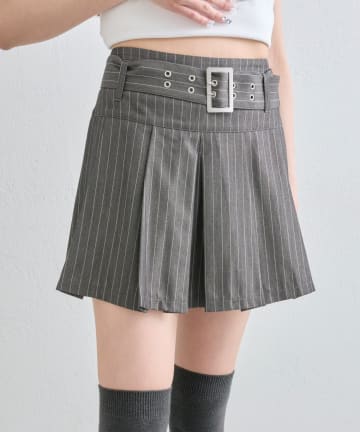 OLIVE des OLIVE(オリーブ デ オリーブ) バックルベルト付きプリーツミニスカート