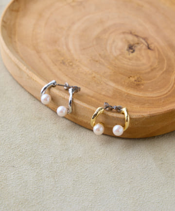 Jena　espace merveilleux(ジェナ　エスパスメルヴェイユ) ウェーブパールトップピアス