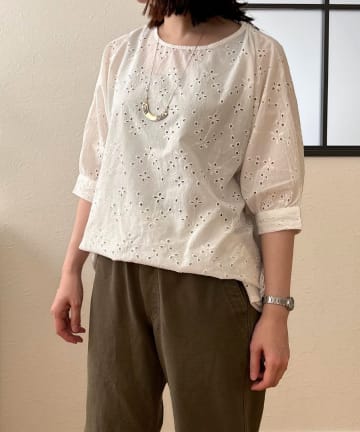 LOCUST(ローカスト) レース刺繍ドルマンブラウス