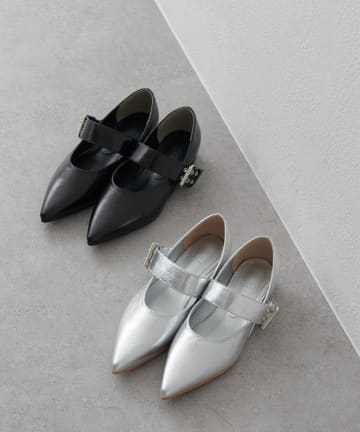 Lui's(ルイス) ベルトフラットパンプス