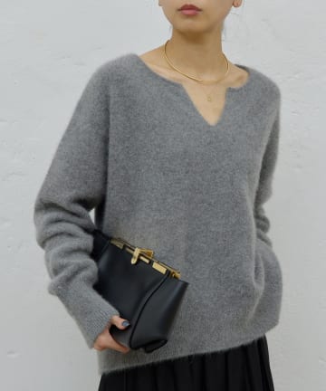 GALLARDAGALANTE(ガリャルダガランテ) 【新色登場！】【デコルテ美人ニット】ファーウールキーネックニット