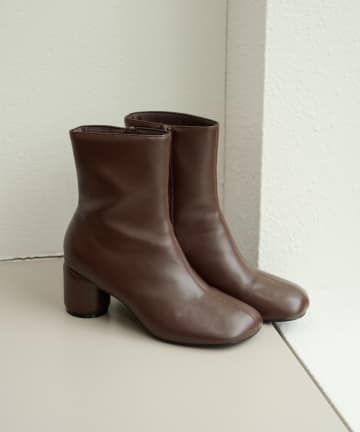 ショートブーツ