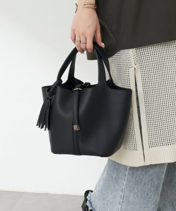 Remind me and forever(リマインドミーアンドフォーエバー) 【8色展開】きれいめデザイン、タッセル付ハンドバッグ