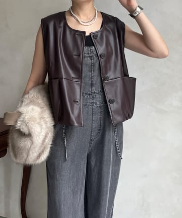 DOUDOU(ドゥドゥ) 【WEB限定】 裾シャーリングレザーベスト