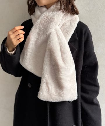 LOCUST(ローカスト) 【チクチク感０】フェイクファーマフラー