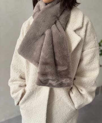 LOCUST(ローカスト) 【チクチク感０】フェイクファーマフラー