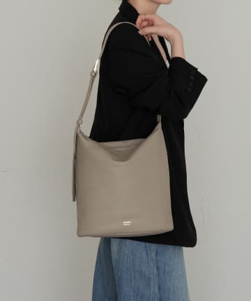 russet(ラシット) レザー丸底バケットバッグ