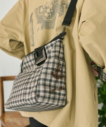 ear PAPILLONNER(イア パピヨネ) sampo×ear コラボ樹脂パーツトートバッグSサイズ