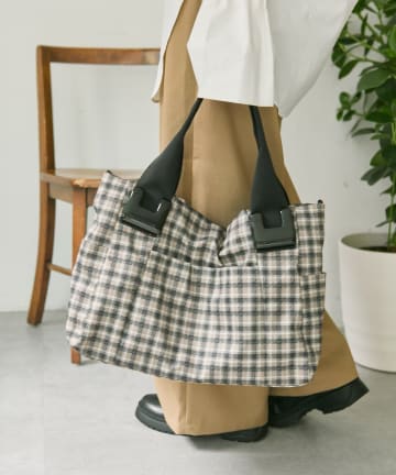 ear PAPILLONNER(イア パピヨネ) sampo×ear コラボ樹脂パーツトートバッグMサイズ