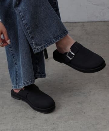 COLONY 2139(コロニー トゥーワンスリーナイン) スエードライクスリッポンサボサンダル