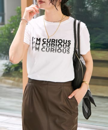 RIVE DROITE(リヴドロワ) 【ロゴがアクセントに】CURIOUS Tee