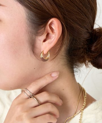 Jena　espace merveilleux(ジェナ　エスパスメルヴェイユ) ハーフカラーピアス