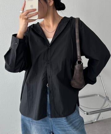 DISCOAT(ディスコート) 【1枚で仕上がる♪/日焼け・冷房対策にも◎】ワッシャーナイロンフード付きシャツ《ユニセックス》