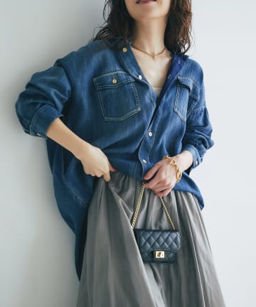 La boutique BonBon(ラブティックボンボン) 【3シーズン着れる】シアーデニム金釦2WAYシャツ