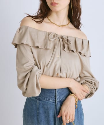 La boutique BonBon(ラブティックボンボン) 【トレンド先取り】スエードライクギャザーフリルリボンブラウス