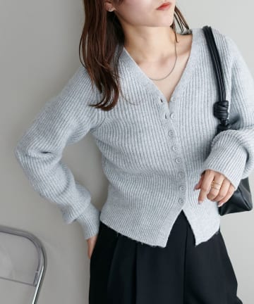 DISCOAT(ディスコート) 【細見え/9色展開/WEB限定】スリットニットプルオーバー