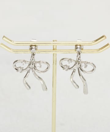 3COINS(スリーコインズ) ガラスリボンピアス