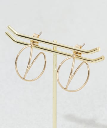 ラインクロスフープピアス