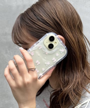 Lattice(ラティス) 小花柄スマホケース(iPhone15)