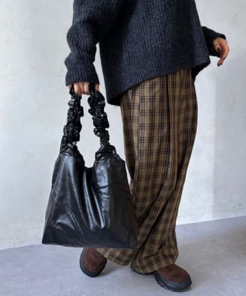 LOCUST(ローカスト) 【A4対応/軽量】合皮フリルトート