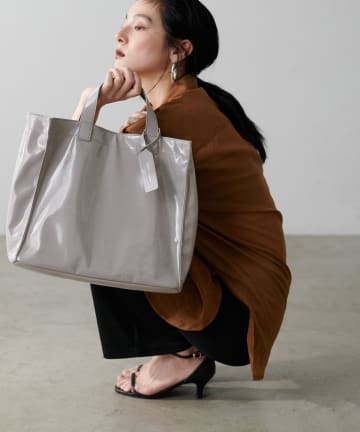 LARUTA(ラルータ) ソフトエナメルショッパーバッグ