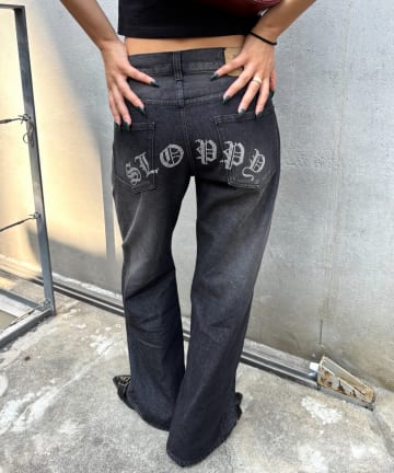 WHO’S WHO gallery(フーズフーギャラリー) SLOPPYラインストーンローライズデニム