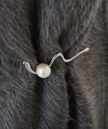 COLLAGE GALLARDAGALANTE(コラージュ ガリャルダガランテ) 【PAPILLONNER/パピヨネ】ウェーブパールブローチ