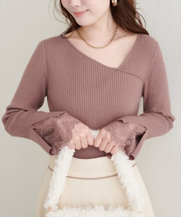 natural couture(ナチュラルクチュール) 袖レースアシメネックリブニット