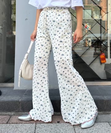 CIAOPANIC TYPY(チャオパニックティピー) 【HELLO.SANFRANCISCO/ハローサンフランシスコ】アソート柄フロッキープリントフレアパンツ