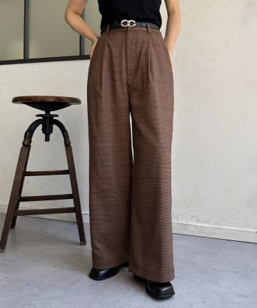 Thevon.(ゼヴォン) タックストレートスラックス