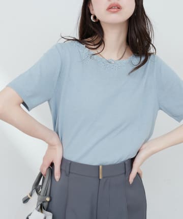 NICE CLAUP / OLIVE des OLIVE OUTLET(ナイスクラップ  / オリーブ デ オリーブ アウトレット) 【natural couture】花刺繍ネック+Vネック２WAYニット