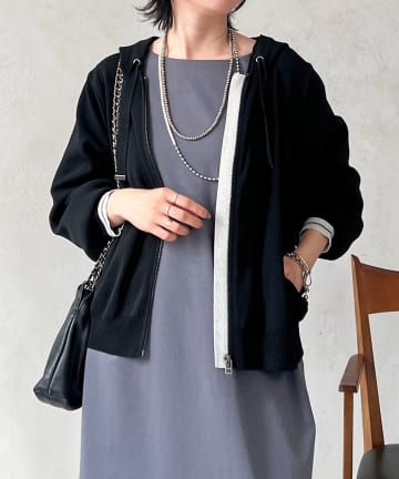 un dix cors(アンディコール) 軽量配色ラメラインパーカー