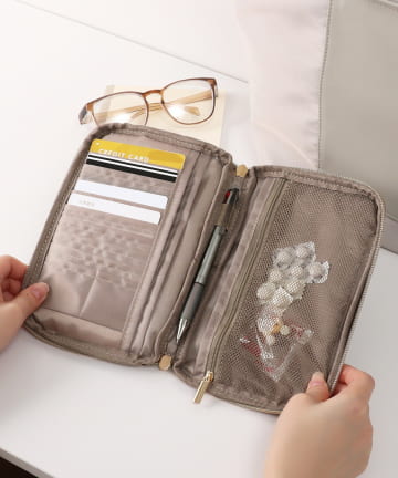 3COINS(スリーコインズ) 《WEB限定再入荷》お薬手帳ケース
