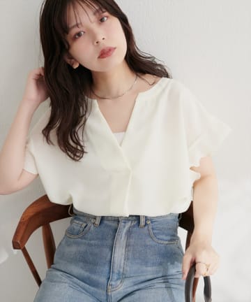 natural couture(ナチュラルクチュール) スキッパーフリル袖ブラウス