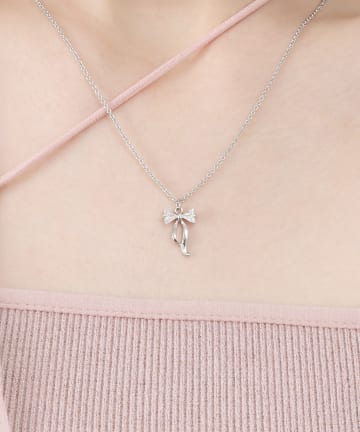 3COINS(スリーコインズ) キラキラリボンショートネックレス