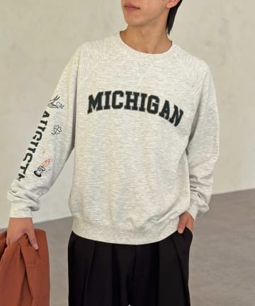 CPCM(シーピーシーエム) 落書き刺繍カレッジロゴスウェット