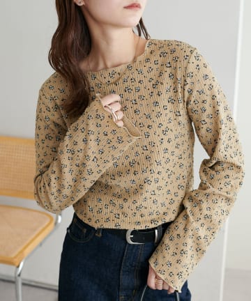 DISCOAT(ディスコート) 【WEB限定】リバティ柄シャーリングカットソー