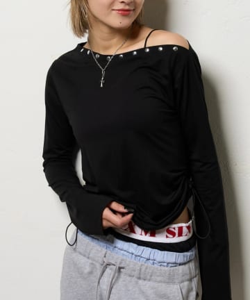 WHO’S WHO gallery(フーズフーギャラリー) ワンショルドロストトップス