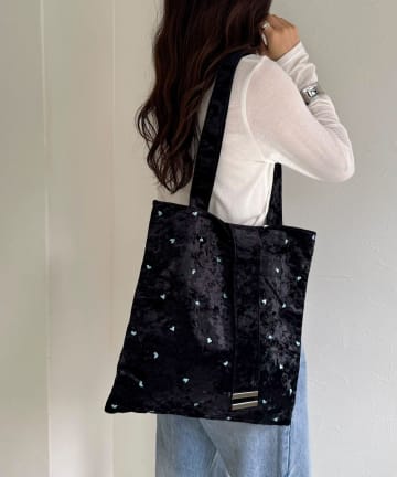FREDY & GLOSTER(フレディ アンド グロスター) ハート刺繍スクエアトートバッグ
