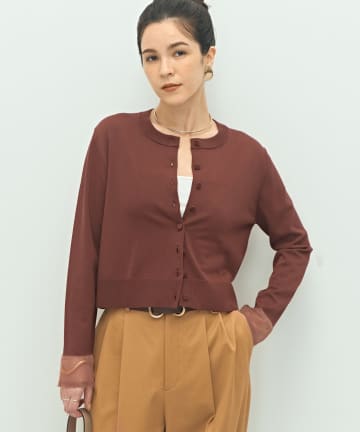 NOLLEY'S(ノーリーズ) 《手洗い可能》くるみ釦シアークルーネックカーディガン