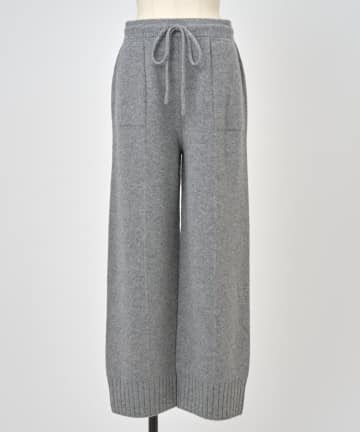 BEARDSLEY(ビアズリー) 《UMARMUNG》ウールニットパンツ