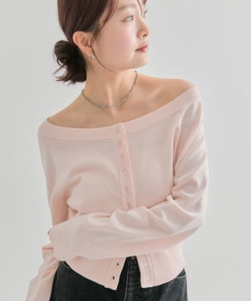 mystic(ミスティック) 【女性らしいシルエット♡４色展開】クリアボタン カーディガン