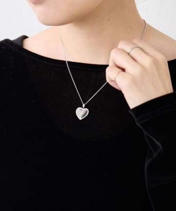 《金属アレルギー対応/ステンレス》すかしハートネックレス