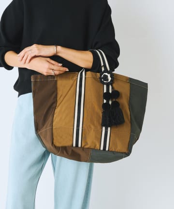 BEARDSLEY(ビアズリー) 《FRIPIER》チャーム付きクレイジートート