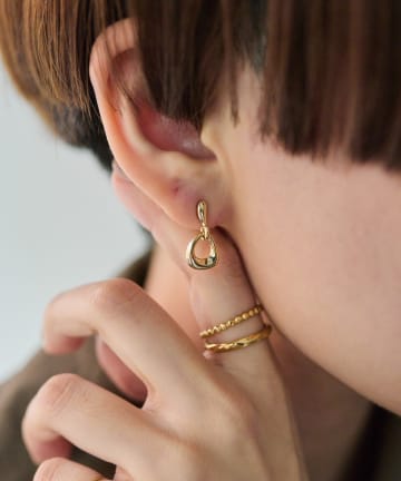 ear PAPILLONNER(イア パピヨネ) フロント雫フープピアス