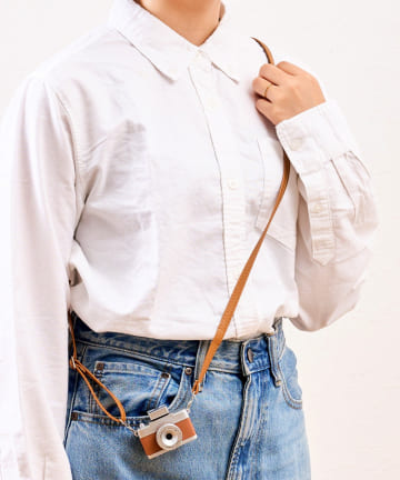 3COINS(スリーコインズ) カメラ用フェイクレザーストラップ