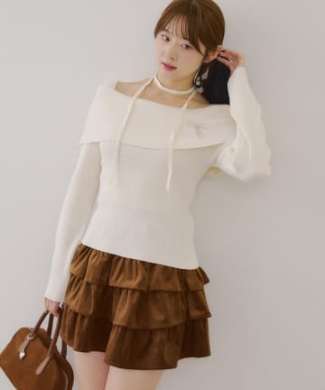 NICE CLAUP / OLIVE des OLIVE OUTLET(ナイスクラップ  / オリーブ デ オリーブ アウトレット) 【RMAF】オフショルブローチ付きニット