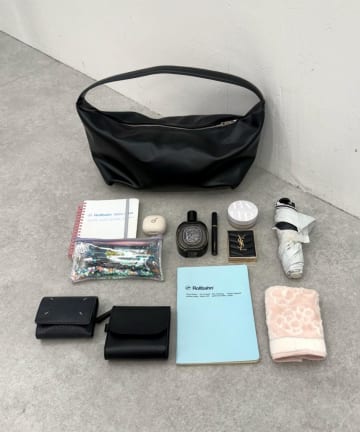 Lui's(ルイス) ワンショルダーワイドバッグ